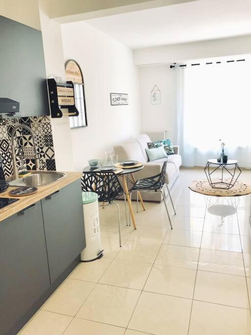 Appartement Superbe Studio Au Coeur Du Centre-ville, Proche